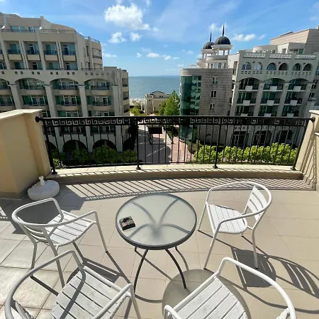 Nereya Palace بوموري